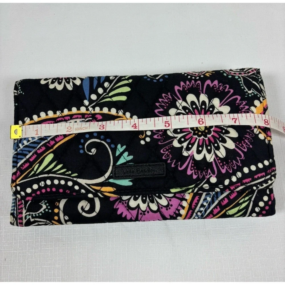 Vera Bradley Trifold Wallet Clutch Black‎ Paisley Floral Print Wristlet Quilted